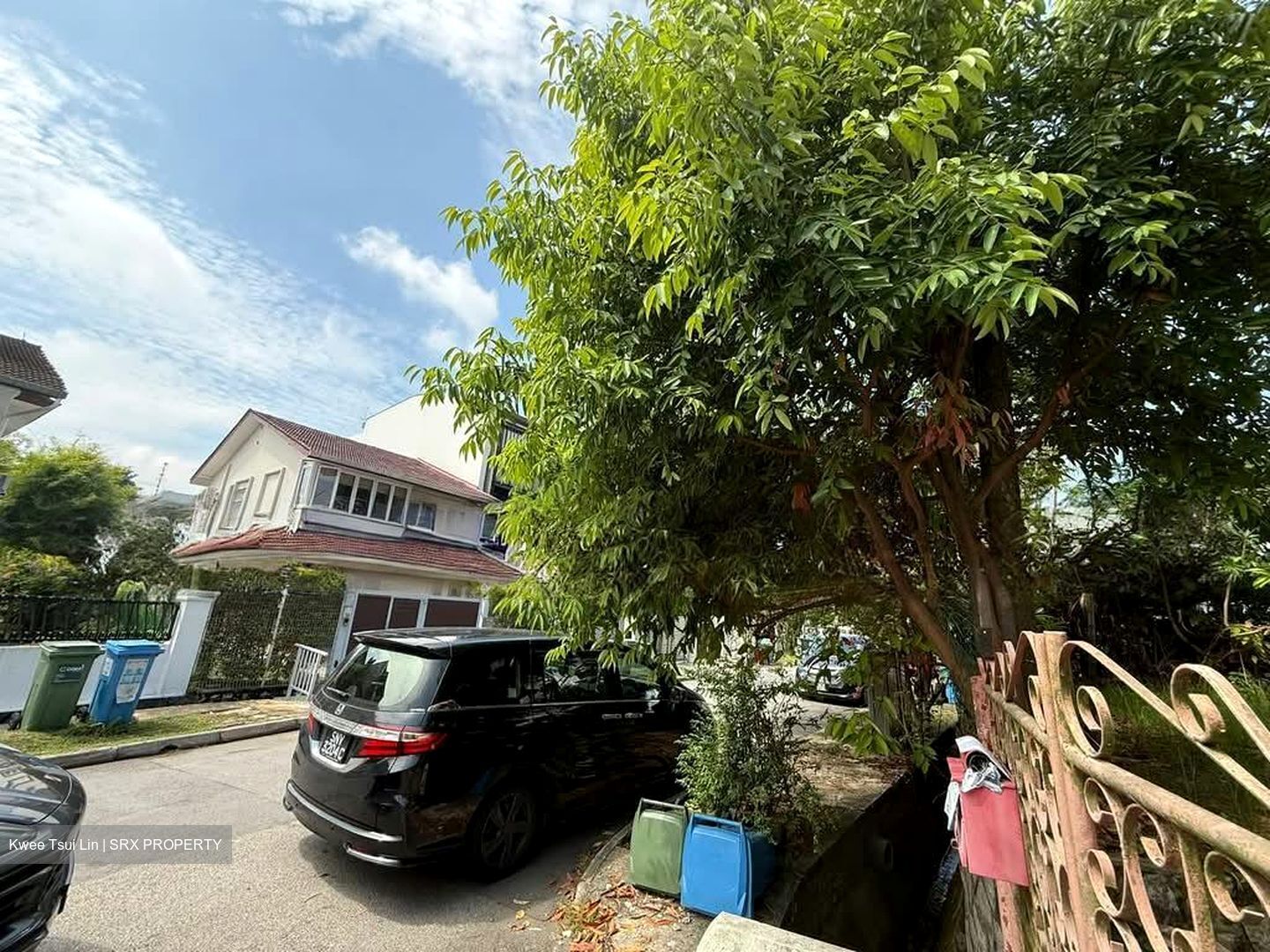 Sixth Avenue (D10), Terrace #544317751